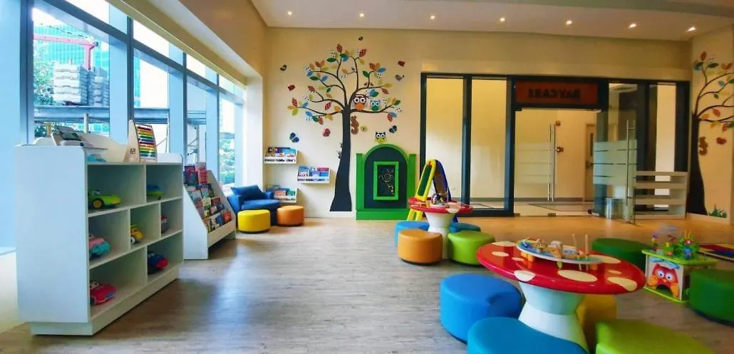 Ξενοδοχείο με διαμερίσματα Luxestaysmnl Parisian Charm 1Br Suite Pool Gym 400Mbps Wifi Netflix Amazing City View Taguig