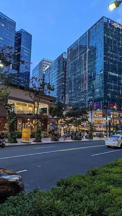 Ξενοδοχείο με διαμερίσματα Luxestaysmnl Parisian Charm 1Br Suite Pool Gym 400Mbps Wifi Netflix Amazing City View Taguig