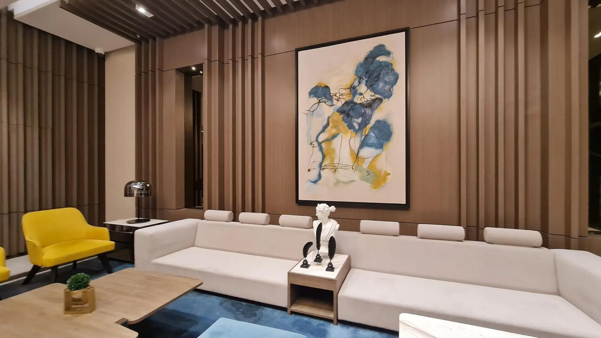 Luxestaysmnl Parisian Charm 1Br Suite Pool Gym 400Mbps Wifi Netflix Amazing City View Taguig Ξενοδοχείο με διαμερίσματα