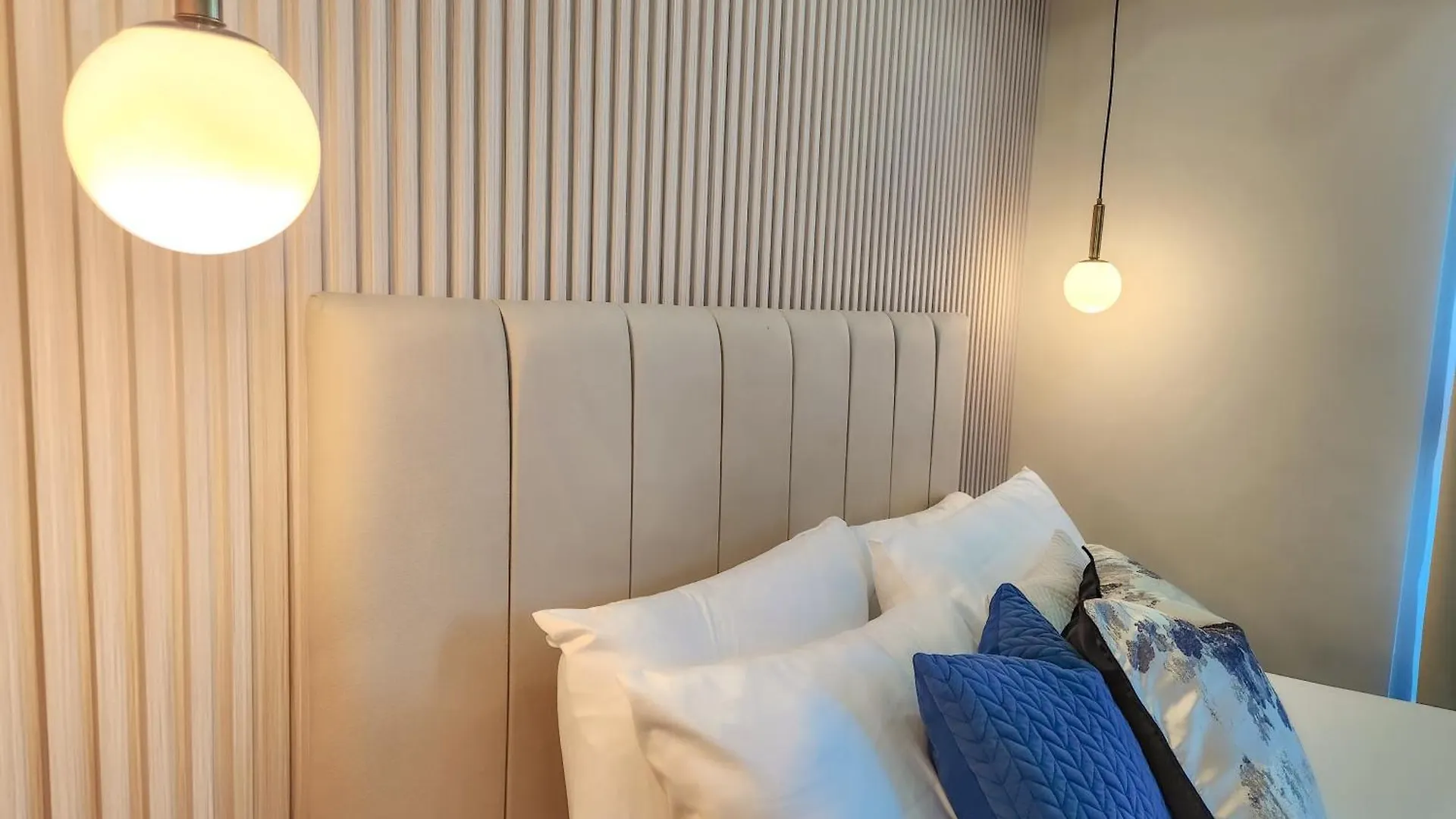 Ξενοδοχείο με διαμερίσματα Luxestaysmnl Parisian Charm 1Br Suite Pool Gym 400Mbps Wifi Netflix Amazing City View Taguig